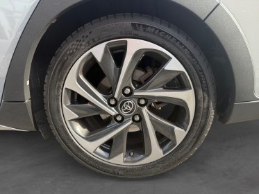 Toyota auris my17 hybride 136h collection/garantie 12 mois/ suivi complet occasion montreuil (porte de vincennes)(75)...