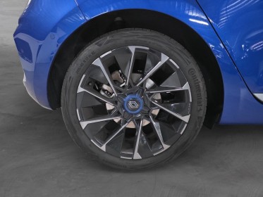 Renault clio v e-tech hybride 145 esprit alpine park assist système bose garantie 12 mois occasion simplicicar meximieux...