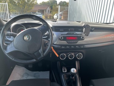 Alfa romeo giulietta vpc 2.0 jtdm 140 ch ss distinctive occasion simplicicar labarthe simplicicar simplicibike france