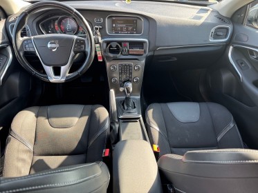 Volvo v40 business d3 150 momentum business geartronic 5cyl attelage caméra de recul régulateur garantie 12 mois occasion...