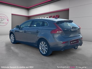 Volvo v40 business d3 150 momentum business geartronic 5cyl attelage caméra de recul régulateur garantie 12 mois occasion...