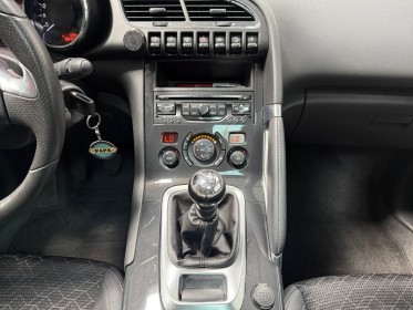 Peugeot 3008 1.2 puretech 130ch ss bvm6 allure - garantie 12 mois occasion simplicicar lyon ouest simplicicar simplicibike...