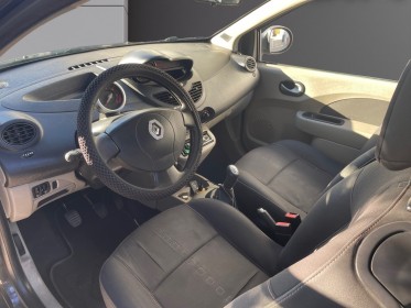 Renault twingo ii 1.5 dci 65 eco2 dynamique garantie 12 mois occasion simplicicar royan simplicicar simplicibike france