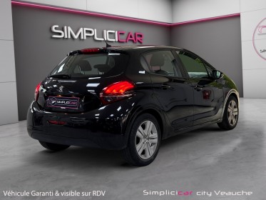 Peugeot 208 puretech 82ch bvm5 signature distri ok / radar arr occasion simplicicar veauche simplicicar simplicibike france