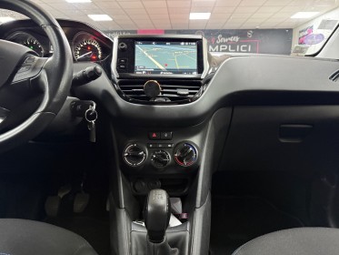 Peugeot 208 puretech 82ch bvm5 signature distri ok / radar arr occasion simplicicar veauche simplicicar simplicibike france