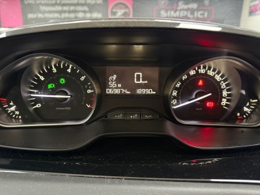 Peugeot 208 puretech 82ch bvm5 signature distri ok / radar arr occasion simplicicar veauche simplicicar simplicibike france