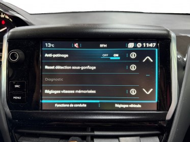 Peugeot 208 puretech 82ch bvm5 signature distri ok / radar arr occasion simplicicar veauche simplicicar simplicibike france
