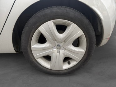Renault clio iv 1.2 16v 75 zen/garantie 12 mois occasion montreuil (porte de vincennes)(75) simplicicar simplicibike france