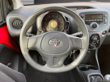 Toyota aygo 1.0 vvt-i x-red - carbone - faible km - moteur à chaîne occasion simplicicar compiegne simplicicar simplicibike...