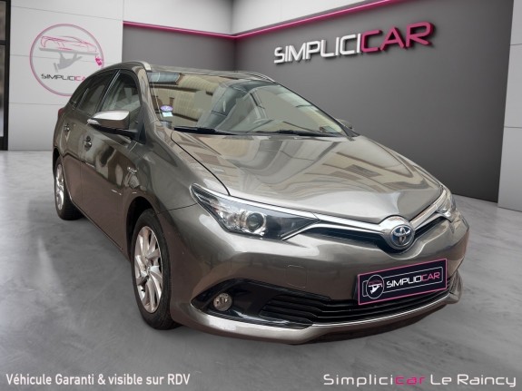 Toyota auris touring sports rc18 hybride 136h dynamique  entretien toyota garantie 12 mois occasion simplicicar le raincy...