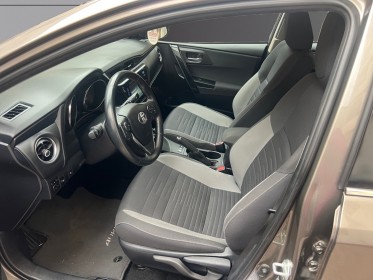 Toyota auris touring sports rc18 hybride 136h dynamique  entretien toyota garantie 12 mois occasion simplicicar le raincy...