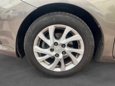 Toyota auris touring sports rc18 hybride 136h dynamique  entretien toyota garantie 12 mois occasion simplicicar le raincy...