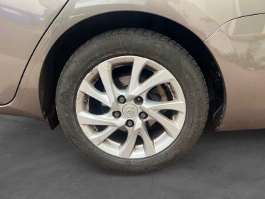 Toyota auris touring sports rc18 hybride 136h dynamique  entretien toyota garantie 12 mois occasion simplicicar le raincy...