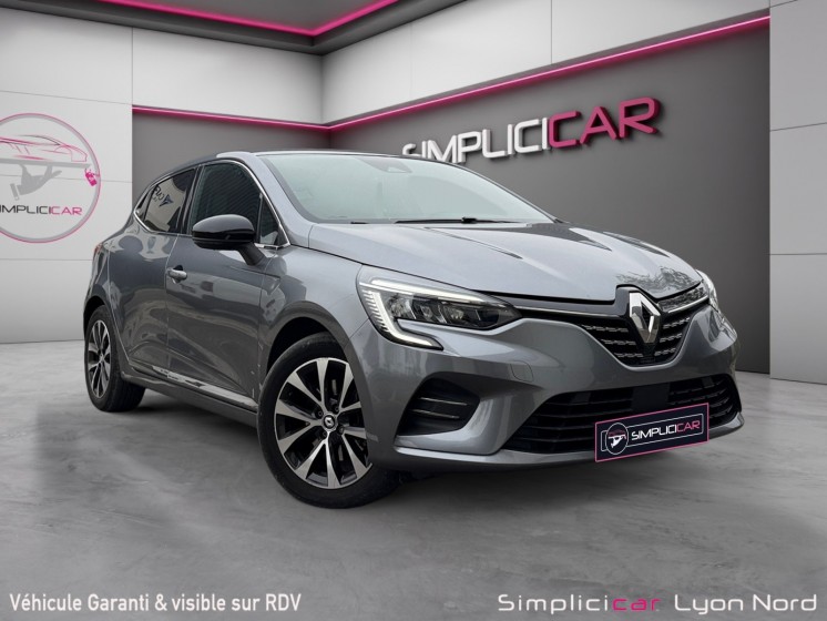 Renault clio v e-tech hybride 145 techno occasion simplicicar lyon nord simplicicar simplicibike france Renault clio v e-tech hybride 145 techno occasion simplicicar lyon nord simplicicar simplicibike france
