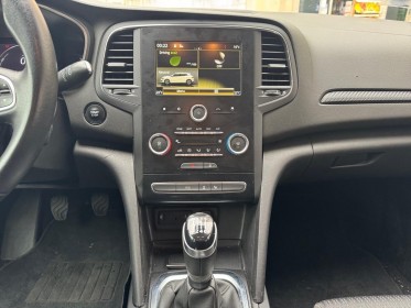 Renault megane iv berline business blue dci 115 business intens/ regulateur de vitesse / entretient renault occasion paris...