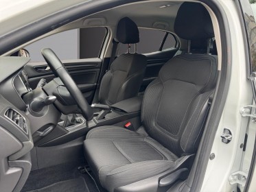 Renault megane iv berline business blue dci 115 business intens/ regulateur de vitesse / entretient renault occasion paris...