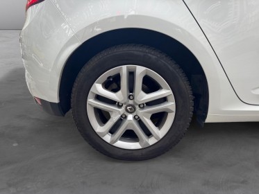 Renault megane iv berline business blue dci 115 business intens/ regulateur de vitesse / entretient renault occasion paris...