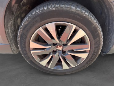 Peugeot 2008 bluehdi 100ch ss bvm5 allure occasion avignon (84) simplicicar simplicibike france