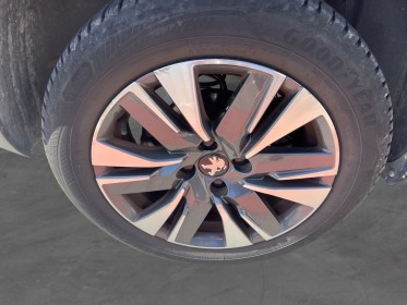 Peugeot 2008 bluehdi 100ch ss bvm5 allure occasion avignon (84) simplicicar simplicibike france