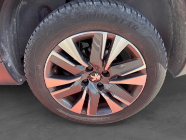 Peugeot 2008 bluehdi 100ch ss bvm5 allure occasion avignon (84) simplicicar simplicibike france