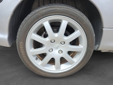 Peugeot 206 cc 2.0i 16s  cuir ja 16 entretien a jour occasion avignon (84) simplicicar simplicibike france