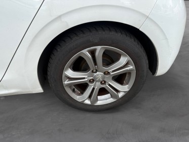 Peugeot 208 1.2 82ch bvm5 allure occasion avignon (84) simplicicar simplicibike france