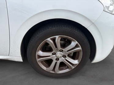 Peugeot 208 1.2 82ch bvm5 allure occasion avignon (84) simplicicar simplicibike france