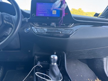 Toyota c-hr hybride my22 1.8l edition premiere main origine france entretien complet occasion simplicicar la ciotat...