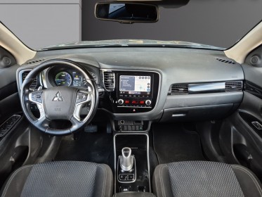 Mitsubishi outlander phev 2.4l phev 4wd instyle sieges chauffants carplay caméra attelage suivi mitsubishi garantie 12mois...