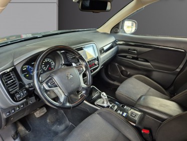 Mitsubishi outlander phev 2.4l phev 4wd instyle sieges chauffants carplay caméra attelage suivi mitsubishi garantie 12mois...