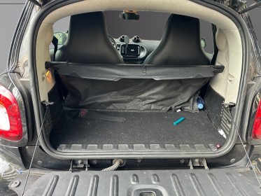 Smart fortwo coupe 0.9 90 ch ss prime/toit pano/faible kilometrage/garantie 12 mois occasion paris 17ème (75)(porte maillot)...
