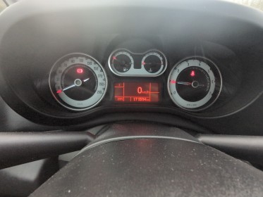 Fiat 500l living 1.6 multijet 16v 105 ch s/s - garantie 12 mois occasion simplicicar brest simplicicar simplicibike france