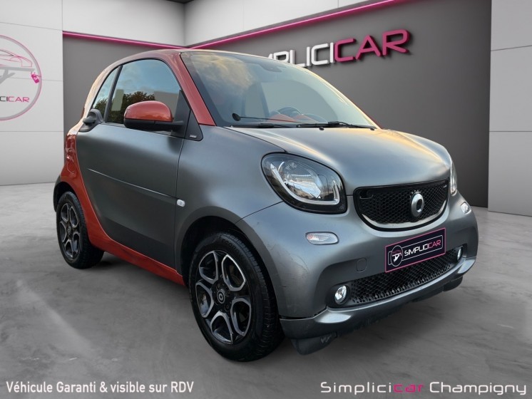 Smart fortwo coupe 90 cv boite auto passion- toit panoramique -accoudoir-jantes alu bicolor occasion champigny-sur-marne (94)... Smart fortwo coupe 90 cv boite auto passion- toit panoramique -accoudoir-jantes alu bicolor occasion champigny-sur-marne (94)...