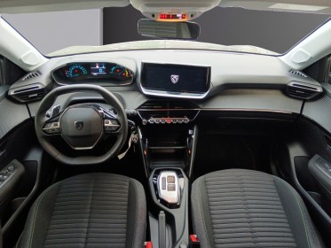 Peugeot 208 1.2 hybrid e-dsc6 100 cv finition allure / equipé de chaîne distribution / capteur de recul ar / 3 988 kms...