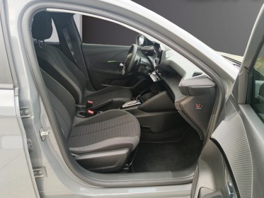 Peugeot 208 1.2 hybrid e-dsc6 100 cv finition allure / equipé de chaîne distribution / capteur de recul ar / 3 988 kms...