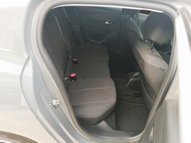 Peugeot 208 1.2 hybrid e-dsc6 100 cv finition allure / equipé de chaîne distribution / capteur de recul ar / 3 988 kms...