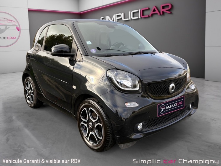 Smart fortwo coupe 0.9 prime 90 ch sieges en cuir et chauffant-toit panoramique-accoudoir-ecran multimedia occasion... Smart fortwo coupe 0.9 prime 90 ch sieges en cuir et chauffant-toit panoramique-accoudoir-ecran multimedia occasion...