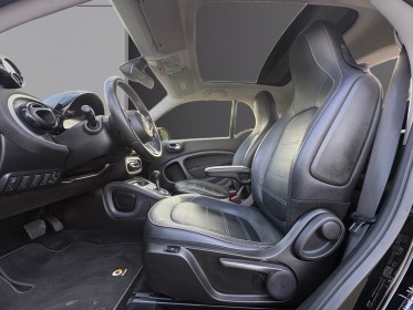 Smart fortwo coupe 0.9  prime 90 ch sieges en cuir et chauffant-toit panoramique-accoudoir-ecran multimedia occasion...
