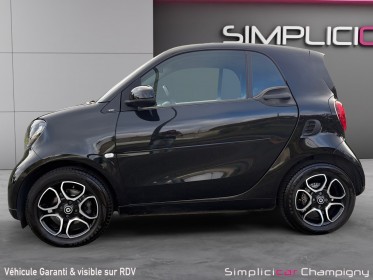 Smart fortwo coupe 0.9  prime 90 ch sieges en cuir et chauffant-toit panoramique-accoudoir-ecran multimedia occasion...