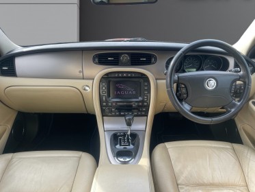 Jaguar xj6 v6 sport 2.7 td - 207 bi-turbo rhd et cg française garantie 12 mois occasion simplicicar saint-jean simplicicar...