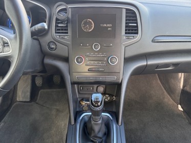 Renault megane iv berline tce 100 energy zen moteur changÉ garantie 12 mois occasion simplicicar dijon simplicicar...