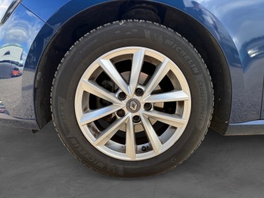 Renault megane iv berline tce 100 energy zen moteur changÉ garantie 12 mois occasion simplicicar dijon simplicicar...