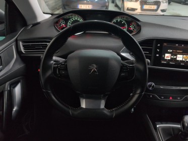 Peugeot 308 bluehdi 100ch ss bvm6 style - garantie 12 mois occasion simplicicar brest simplicicar simplicibike france
