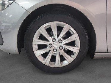 Peugeot 308 bluehdi 100ch ss bvm6 style - garantie 12 mois occasion simplicicar brest simplicicar simplicibike france