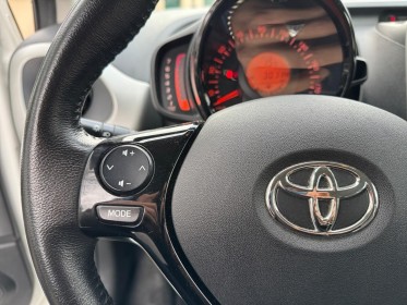 Toyota aygo 1.0 vvt-i x-play occasion simplicicar brie-comte-robert simplicicar simplicibike france