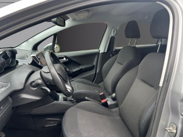 Peugeot 208 82ch ss bvm5  signature occasion simplicicar lille  simplicicar simplicibike france