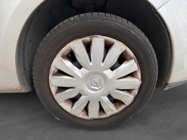 Renault clio iii 1.2 16v 75 eco2 20th euro 5/ bluethooth occasion paris 17ème (75)(porte maillot) simplicicar simplicibike...
