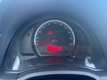 Volkswagen up 60cv  black up   kit embrayage neuf  courroie de distribution / climatisation / petit prix ideal jeune permis...