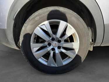 Peugeot 3008 volant en cuir- siège conducteur réglable en hauteurn , 1.5 blue hdi  130 chevaux , entretien à jour, suv...