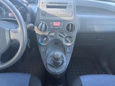 Fiat panda 1.2 8v 69 ch easy clim radio cd garantie 12 mois occasion simplicicar marignane  simplicicar simplicibike france